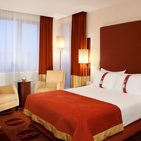 Crowne Plaza Sofia By Ihg Hotel Exterior photo