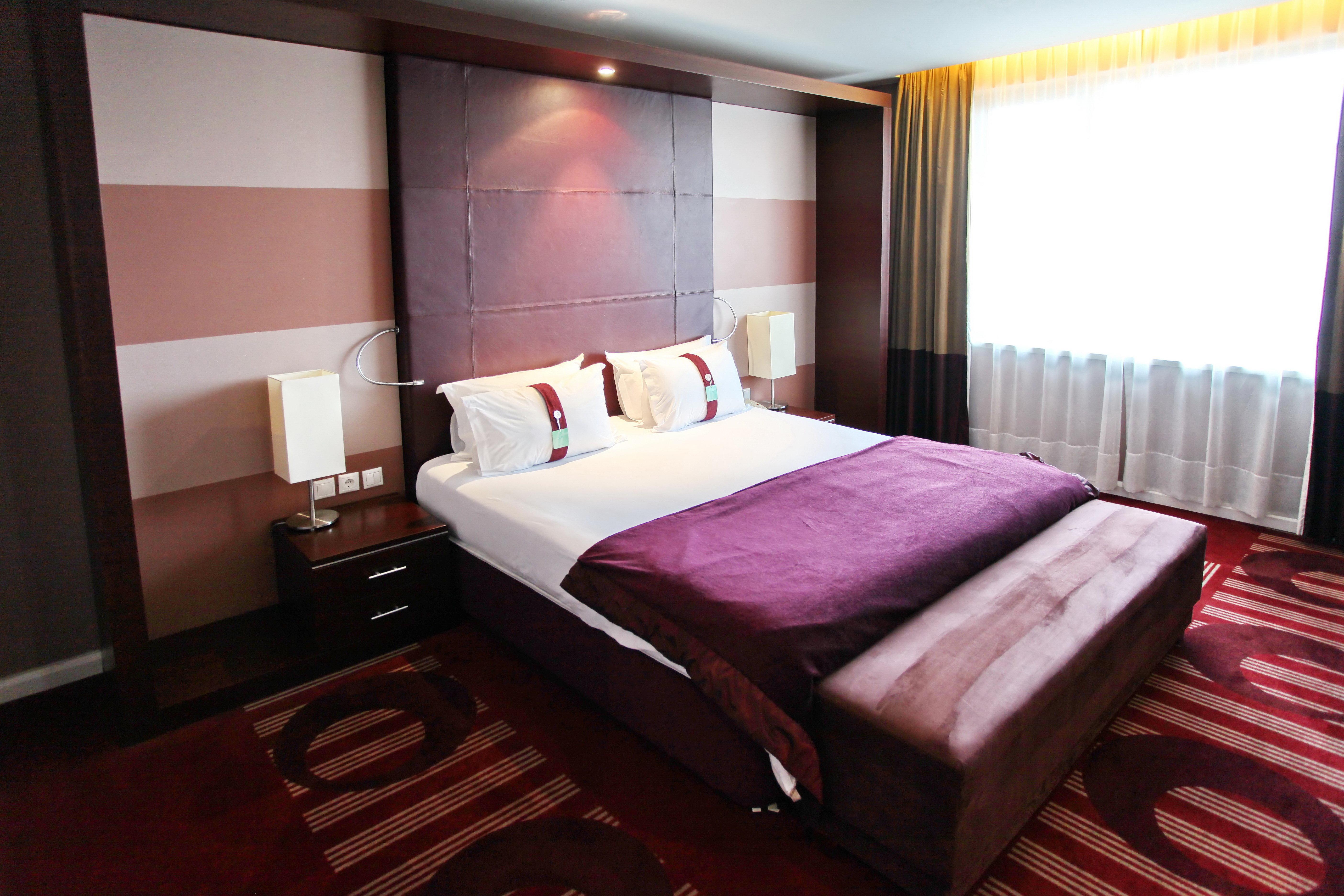 Crowne Plaza Sofia By Ihg Hotel Exterior photo