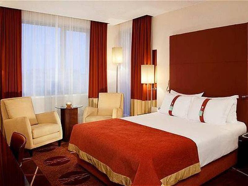 Crowne Plaza Sofia By Ihg Hotel Exterior photo
