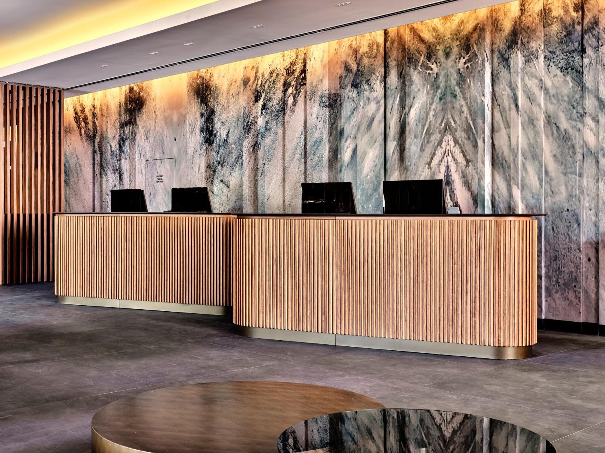 Crowne Plaza Sofia By Ihg Hotel Exterior photo