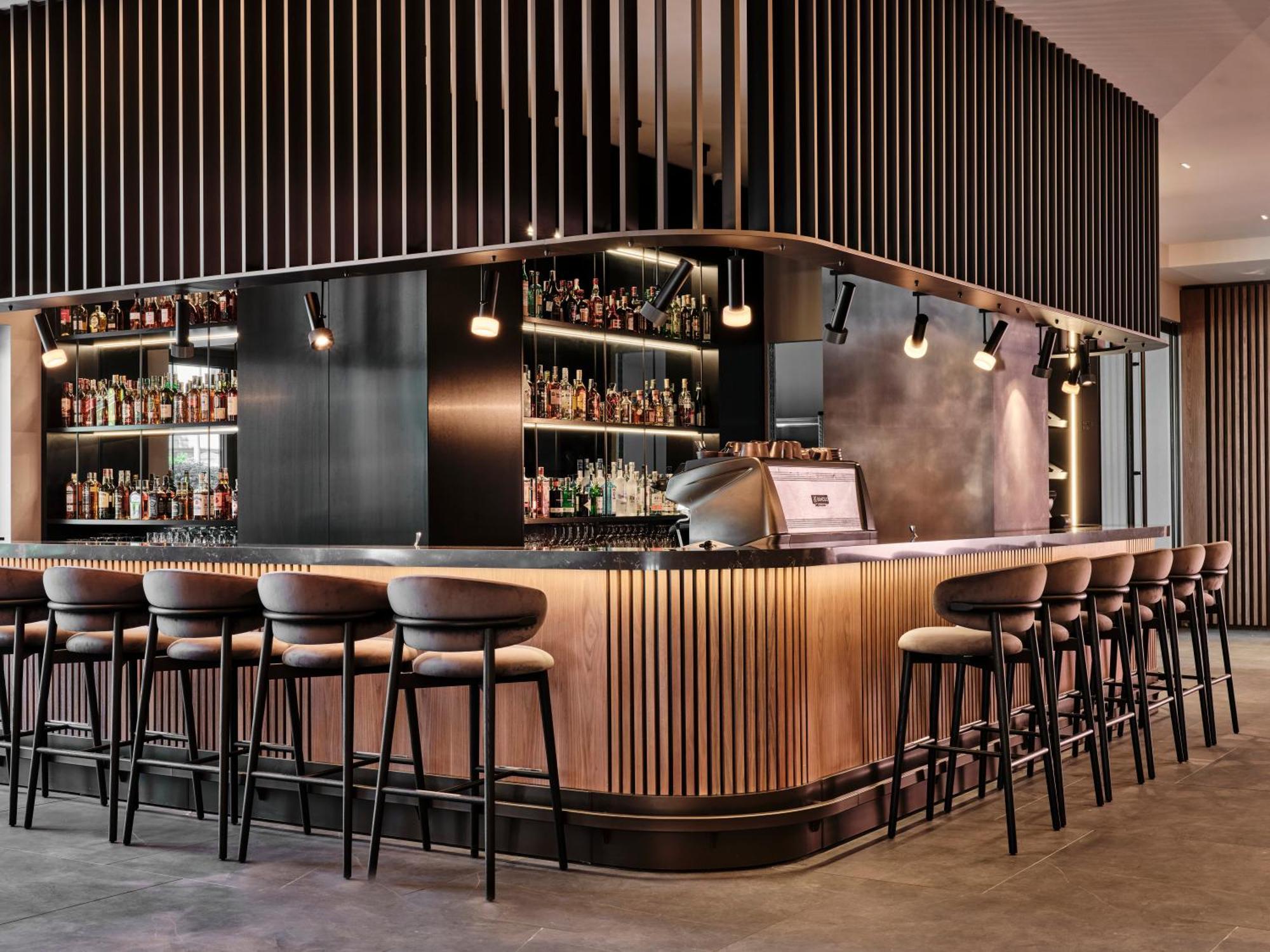 Crowne Plaza Sofia By Ihg Hotel Exterior photo
