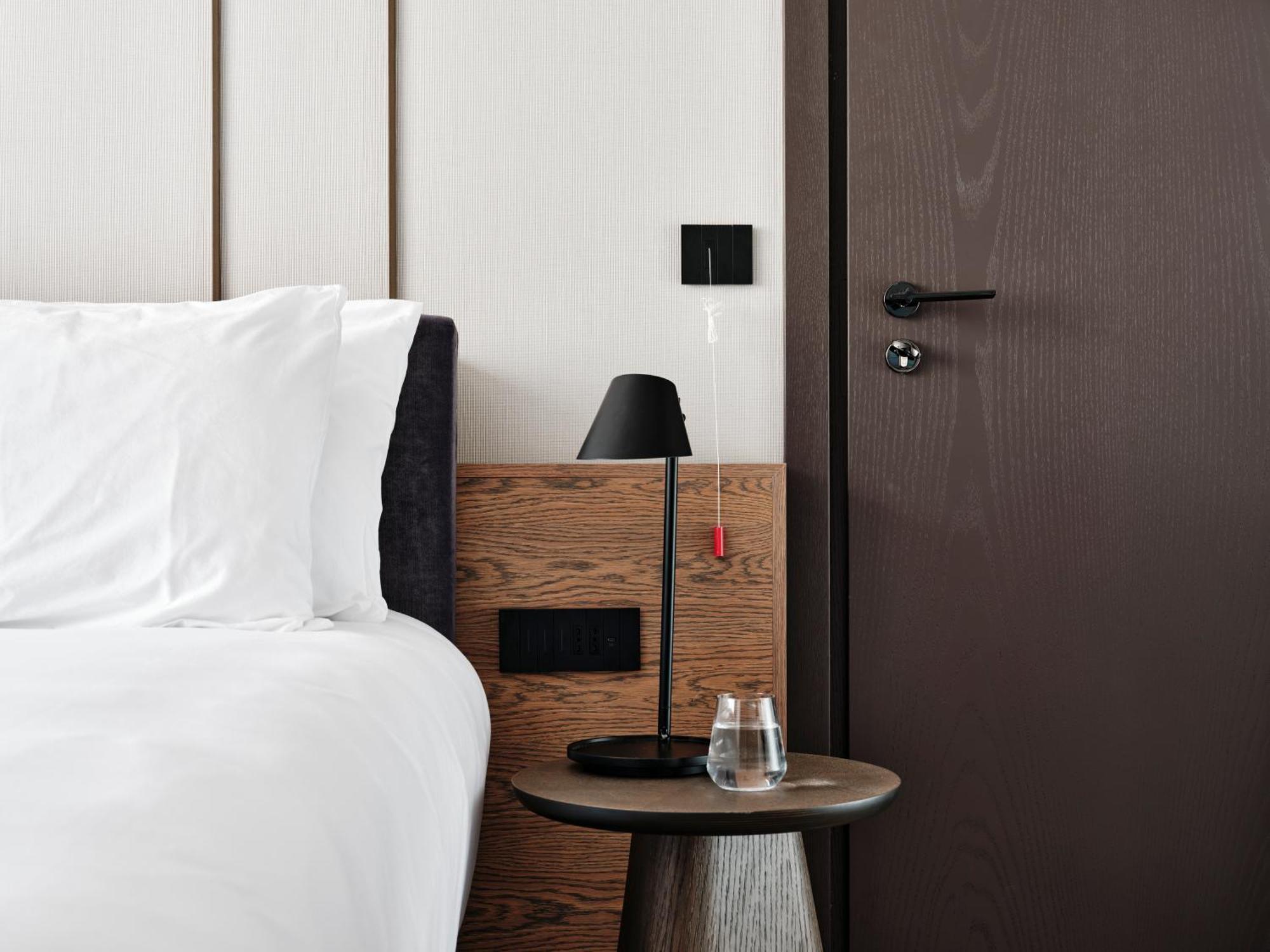 Crowne Plaza Sofia By Ihg Hotel Exterior photo