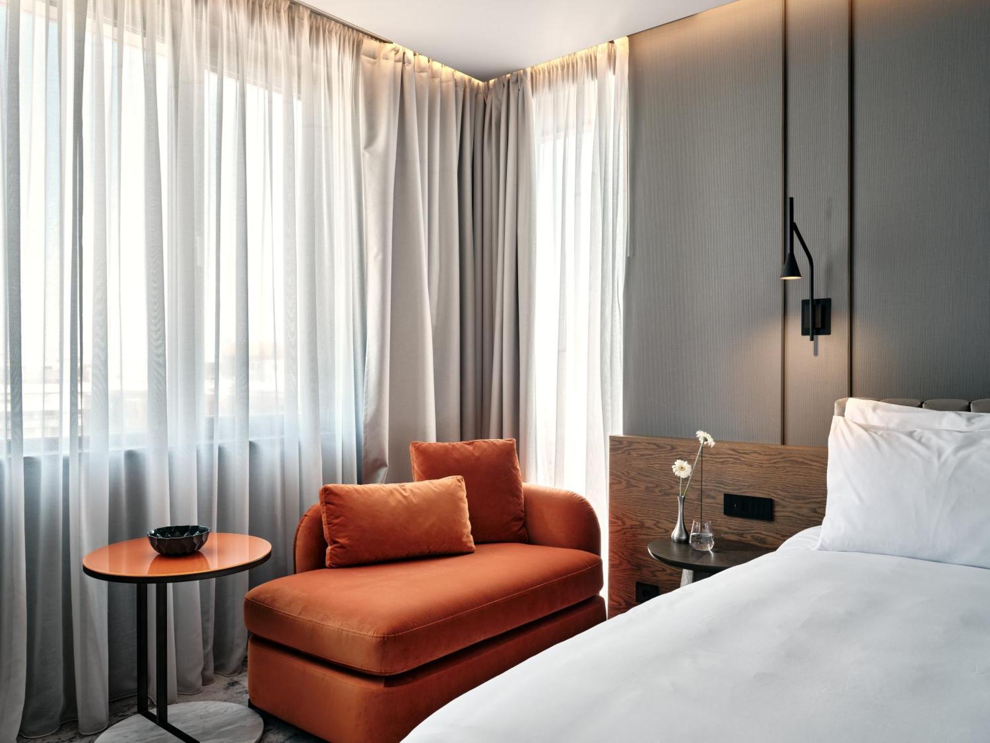 Crowne Plaza Sofia By Ihg Hotel Exterior photo