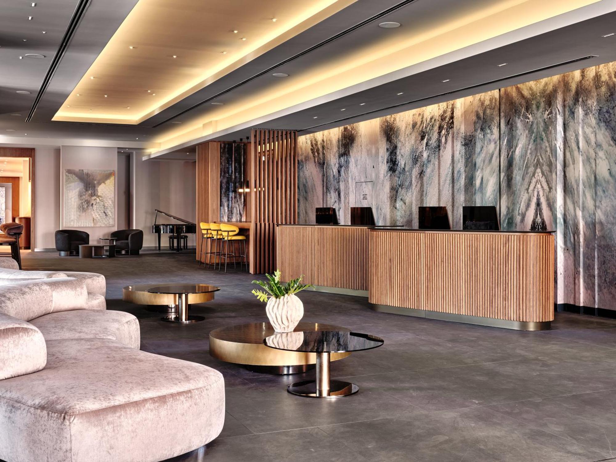 Crowne Plaza Sofia By Ihg Hotel Exterior photo